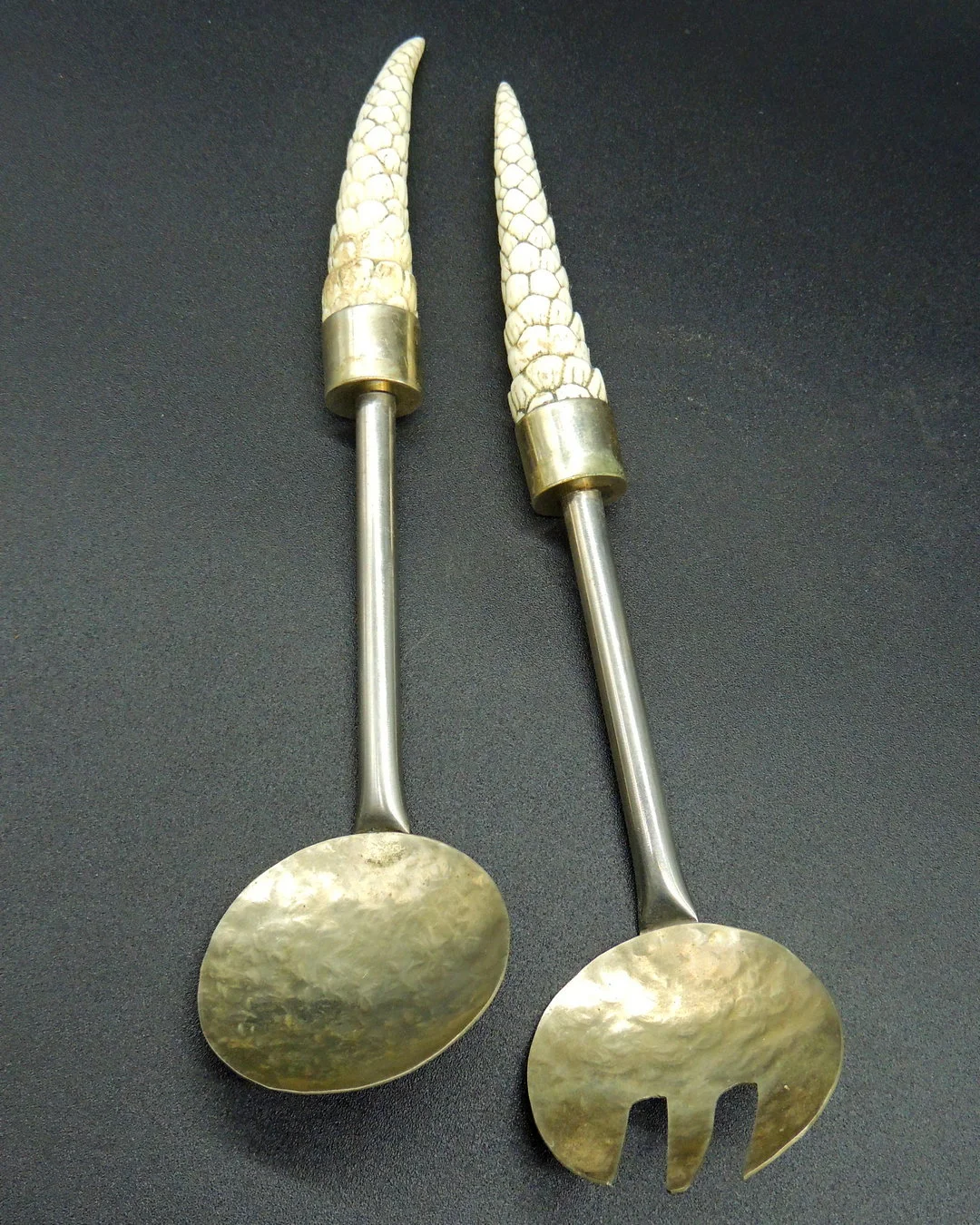 Tenedor y cuchara cola peludo