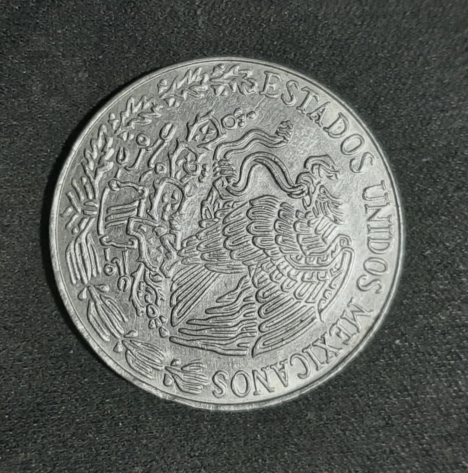 Moneda cinco pesos México 1977
